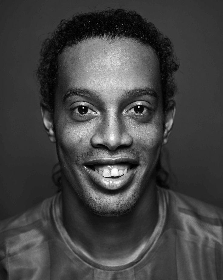 Ronaldinho Download Wallpapers