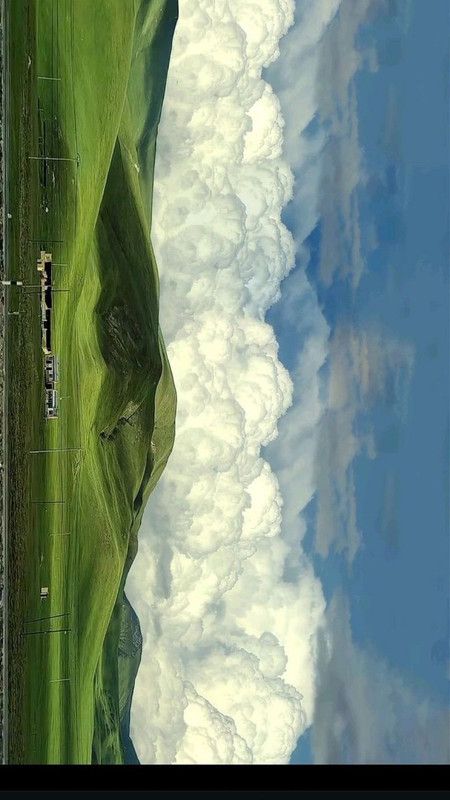 Mountain and Grassland Download Wallpapers