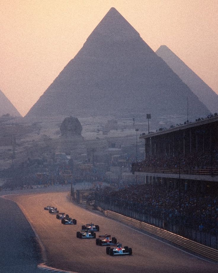 Pyramid Download Wallpapers