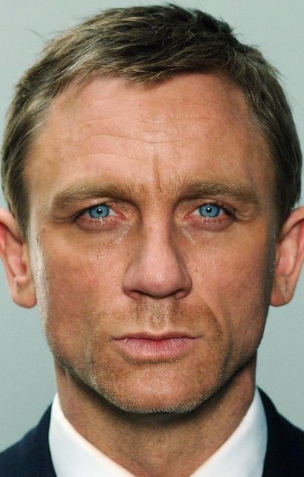 Daniel Craig Download Wallpapers