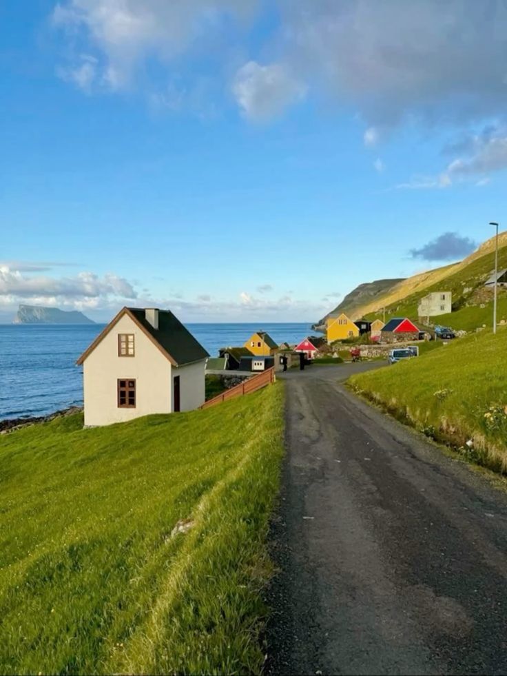 Home on the grassland Download Wallpapers